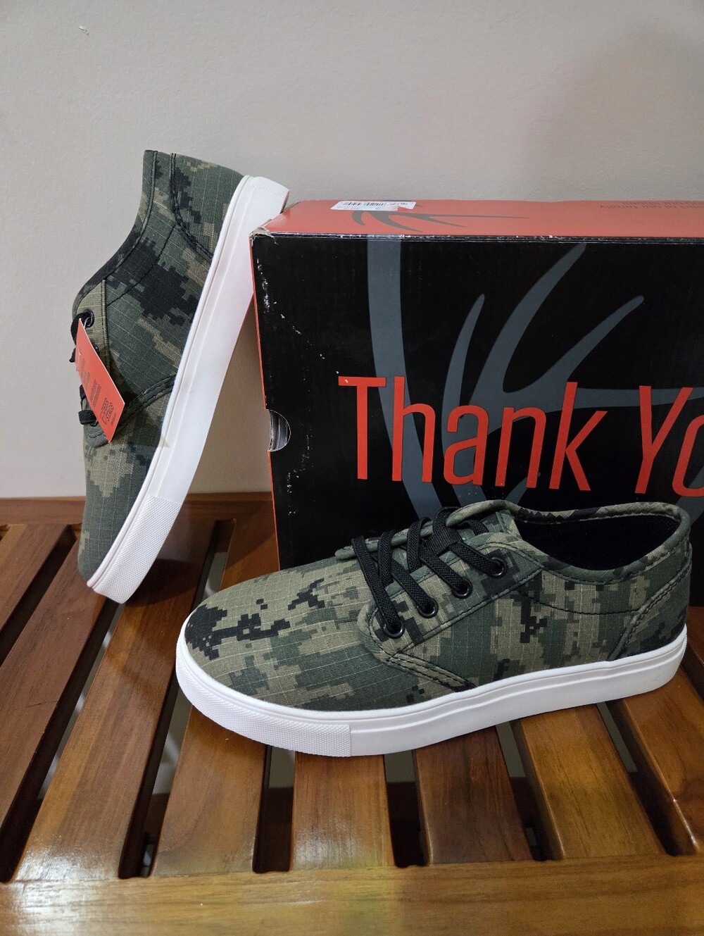 Deer Stags WILLIAM JR Olive Camo Canvas Sneakers Size 4